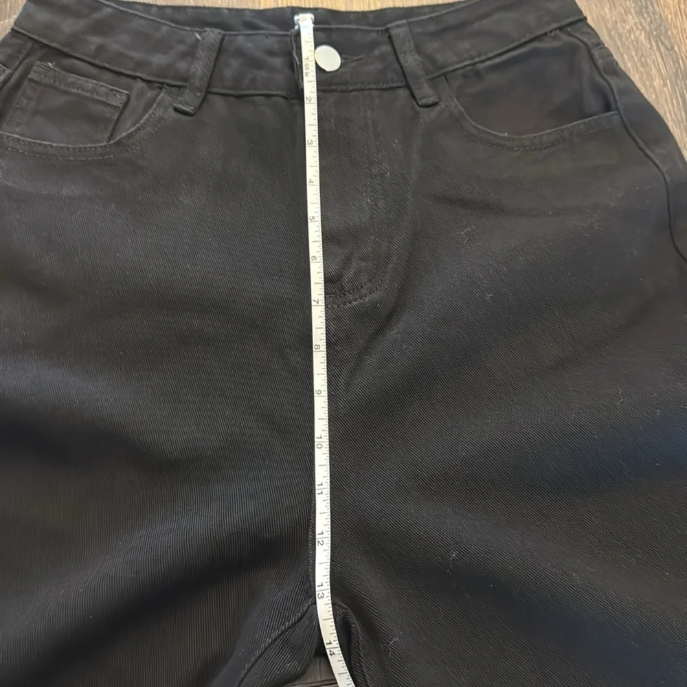 BLACK WIDE LEG JEANS SIZE MEDIUM